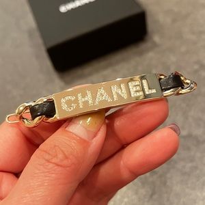 🔥🔥🔥 Chanel Logo Hair Barrette Metal with Leather and Crystals